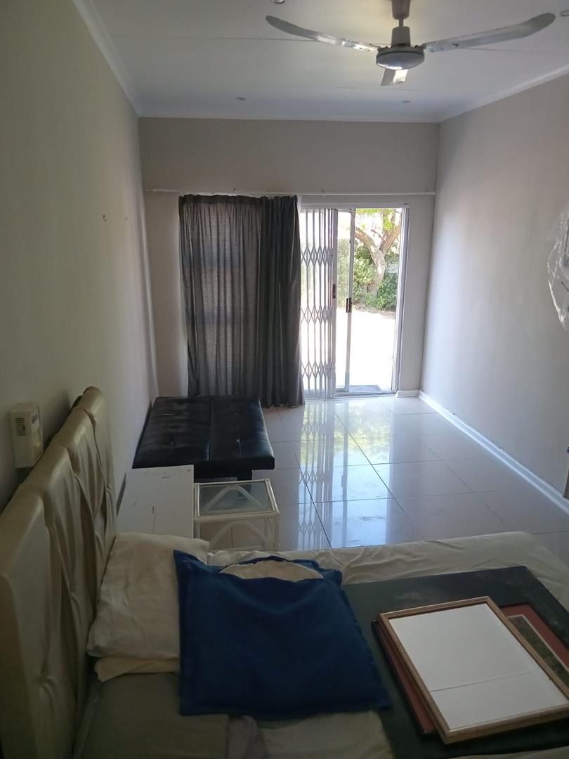 To Let 1 Bedroom Property for Rent in Humewood Eastern Cape
